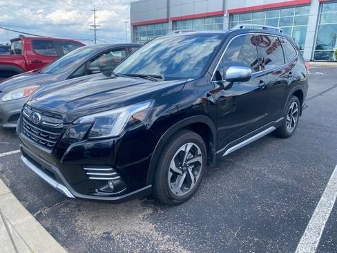 Used 2024 Subaru Forester Touring w/ Pop Package 2 AWD/4WD image 9