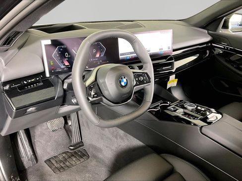 New 2026 BMW 530i xDrive w/ Premium Package AWD/4WD image 10