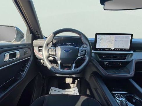Certified 2025 Ford Explorer ST AWD/4WD image 11