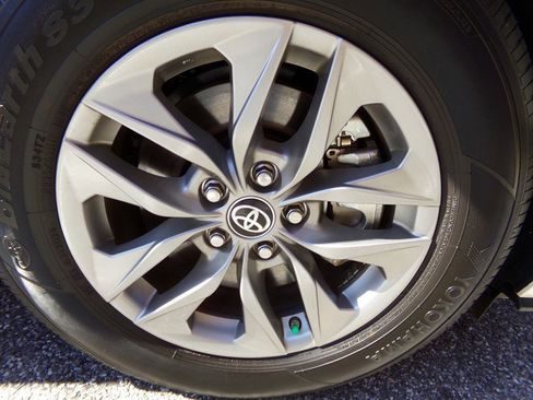 Used 2024 Toyota Sienna XLE image 69