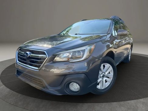 Used 2019 Subaru Outback 2.5i Premium AWD/4WD image 1