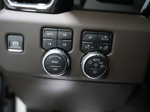Used 2025 GMC Sierra 1500 Denali w/ Denali Reserve Package AWD/4WD image 13