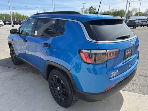 Used 2024 Jeep Compass Latitude AWD/4WD image 7