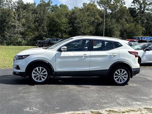 Certified 2021 Nissan Rogue Sport SV image 10