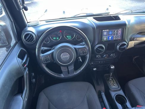 Used 2017 Jeep Wrangler Unlimited Sport w/ Connectivity Group image 19