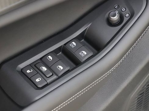 New 2025 Jeep Grand Cherokee L Laredo image 15