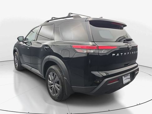 Used 2024 Nissan Pathfinder SV w/ SV Premium Package image 7