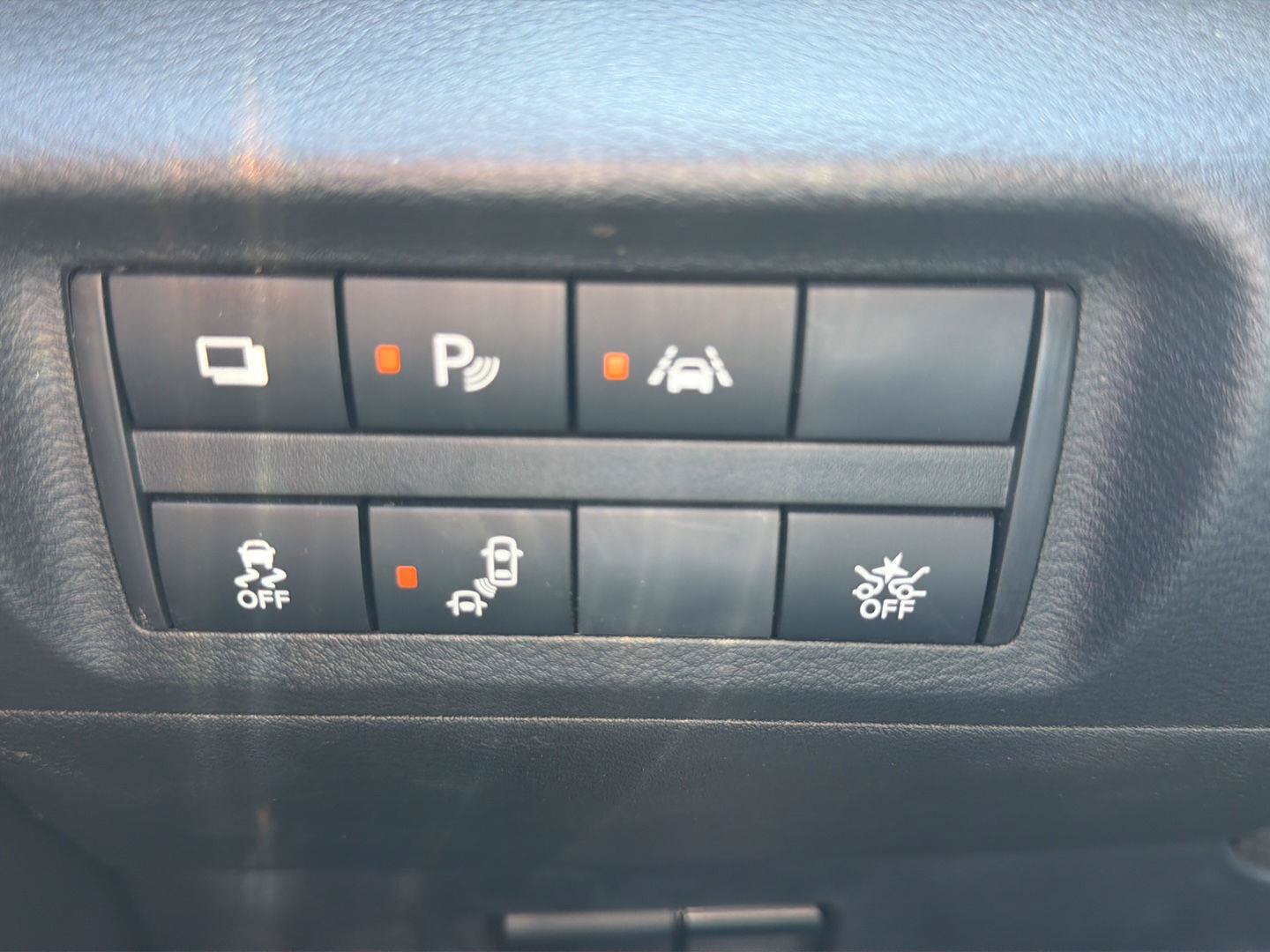 Used 2025 Nissan Kicks Play S FWD image 17