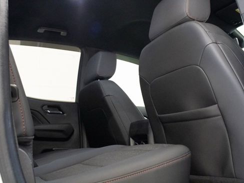 Used 2023 Chevrolet Colorado Z71 w/ Z71 Convenience Package 2 image 6