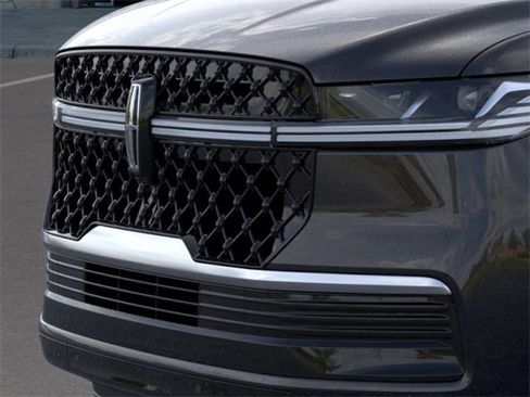 New 2025 Lincoln Navigator Reserve w/ Jet Appearance Package image 17