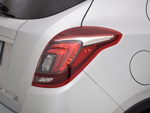 Used 2022 Buick Encore Preferred w/ Safety Package image 13