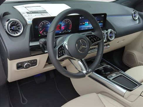New 2026 Mercedes-Benz GLA 250 image 3