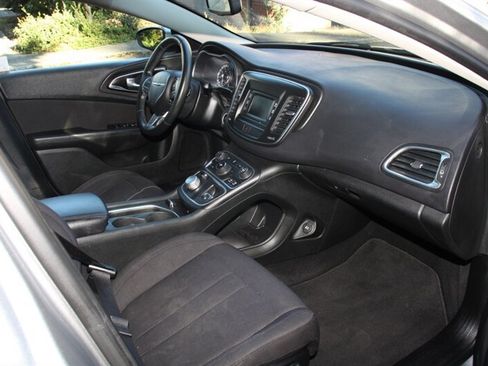 Used 2015 Chrysler 200 Limited w/ Convenience Group FWD image 14