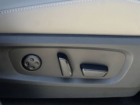 New 2026 INFINITI QX60 Luxe image 21