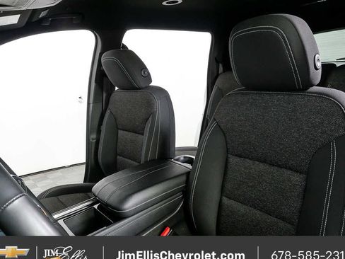 Certified 2025 Chevrolet Traverse LT FWD image 5