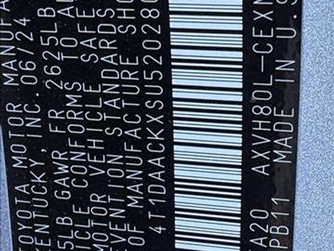 Used 2025 Toyota Camry LE image 25