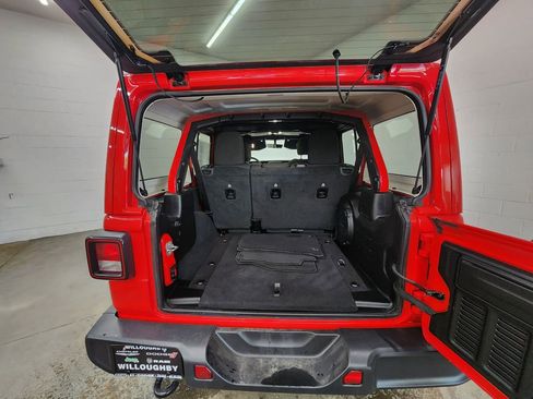 Used 2023 Jeep Wrangler Unlimited Sahara AWD/4WD image 27