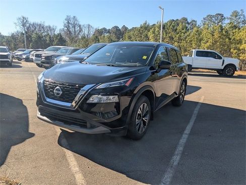 Used 2023 Nissan Rogue SV image 6