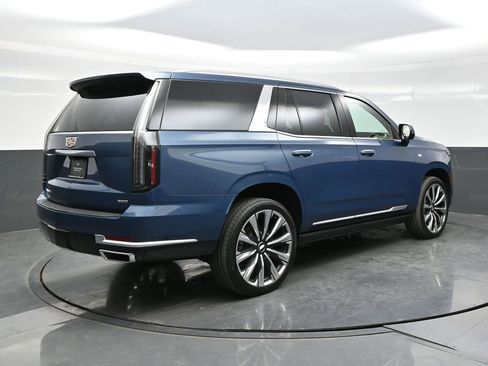 New 2026 Cadillac Escalade Luxury w/ Touring Package AWD/4WD image 7