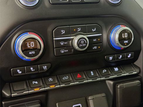 Used 2019 GMC Sierra 1500 SLT w/ SLT Premium Package AWD/4WD image 22