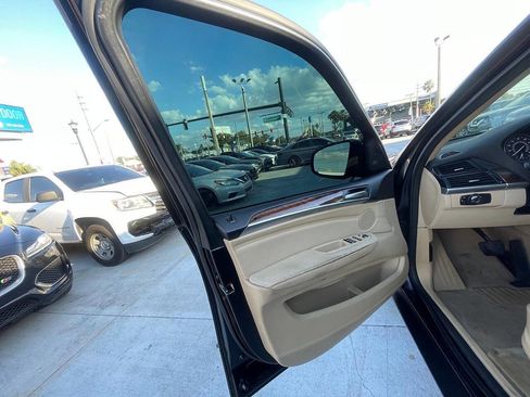 Used 2011 BMW X5 xDrive35i w/ Technology Pkg AWD/4WD image 2