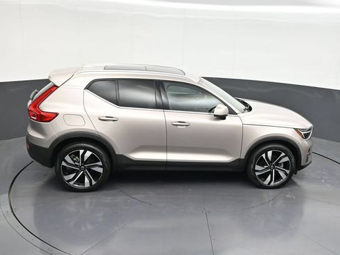 Used 2024 Volvo XC40 B5 Plus AWD/4WD image 20