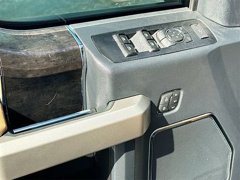 Used 2022 Ford F250 Lariat w/ Lariat Ultimate Package image 21