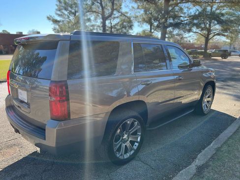 Used 2018 Chevrolet Tahoe LS w/ Enhanced Driver Alert Package RWD image 5