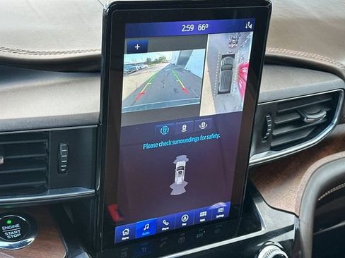 Used 2021 Ford Explorer King Ranch w/ Premium Technology Package image 28