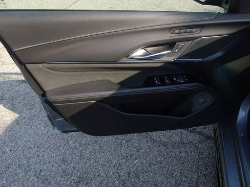 Certified 2023 Cadillac CT4 V Blackwing w/ Technology Package RWD image 8