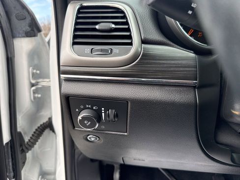 Used 2021 Jeep Grand Cherokee Limited image 14