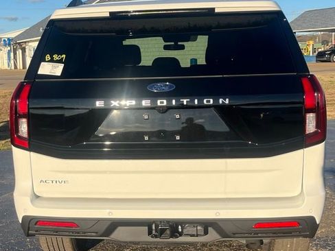 New 2026 Ford Expedition Active image 7
