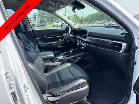 Used 2025 Kia Telluride S image 8