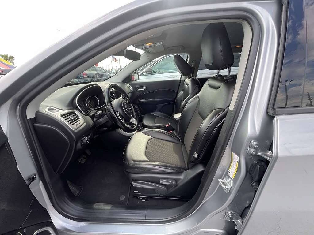 Used 2020 Jeep Compass Latitude AWD/4WD image 6