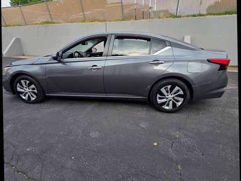 Used 2021 Nissan Altima 2.5 S image 3