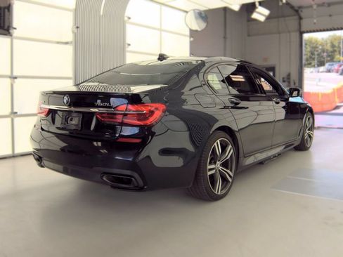 Used 2019 BMW 750i xDrive AWD/4WD image 2