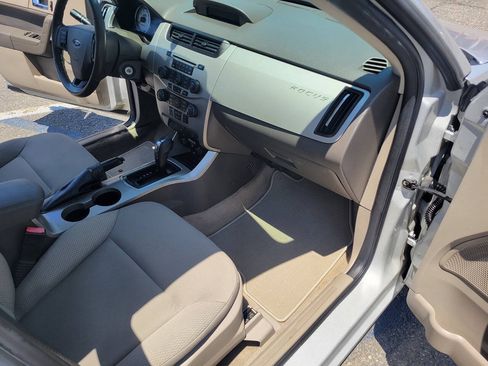 Used 2009 Ford Focus SES FWD image 17
