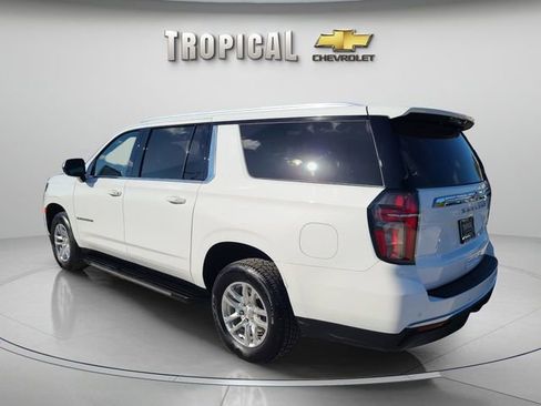 Used 2023 Chevrolet Suburban LT image 3
