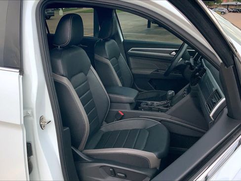 Used 2021 Volkswagen Atlas Cross Sport SEL Premium R-Line w/ Cross Sport MDO Package AWD/4WD image 17