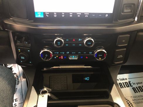 Used 2025 Ford F250 Lariat w/ Chrome Package image 20