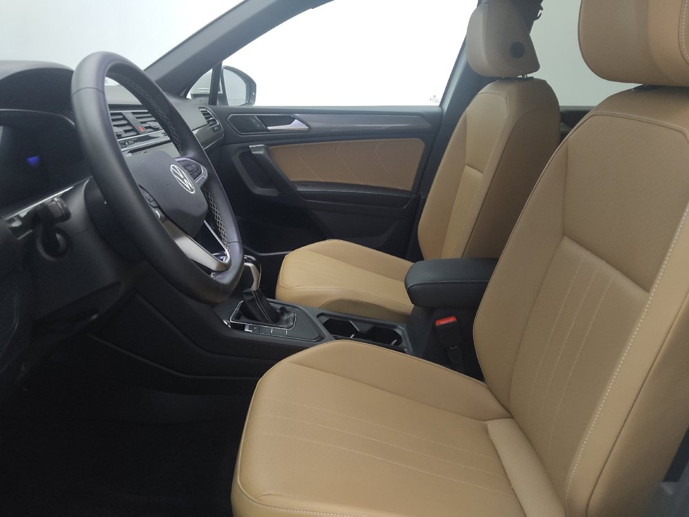 Used 2023 Volkswagen Tiguan SE FWD image 17