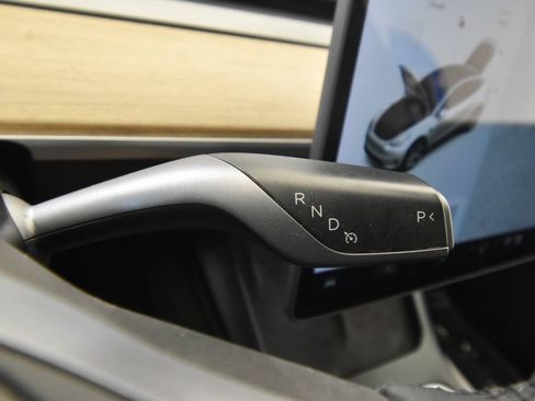 Used 2022 Tesla Model Y Long Range AWD/4WD image 30
