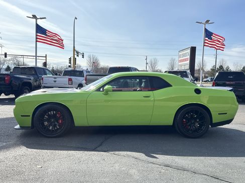 Used 2015 Dodge Challenger SRT Hellcat image 4