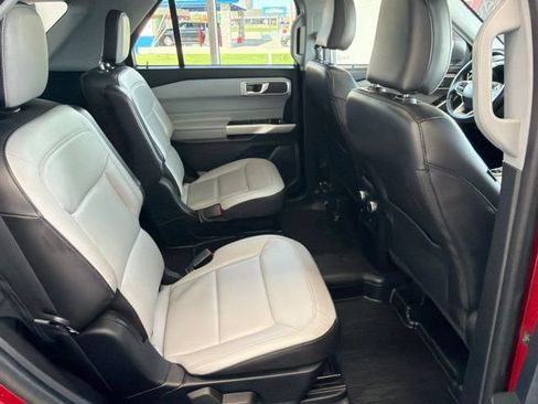 Certified 2021 Ford Explorer XLT w/ Equipment Group 202A AWD/4WD image 11