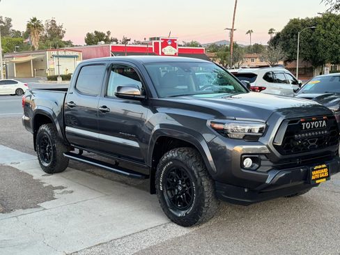 Used 2022 Toyota Tacoma SR5 RWD image 2