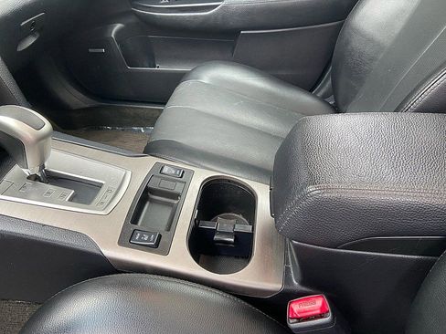 Used 2011 Subaru Outback 2.5i Limited w/ PWR Moonroof Pkg image 11