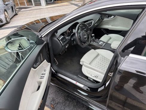 Used 2016 Audi RS 7 Prestige w/ RS 7 Dynamic Package image 3