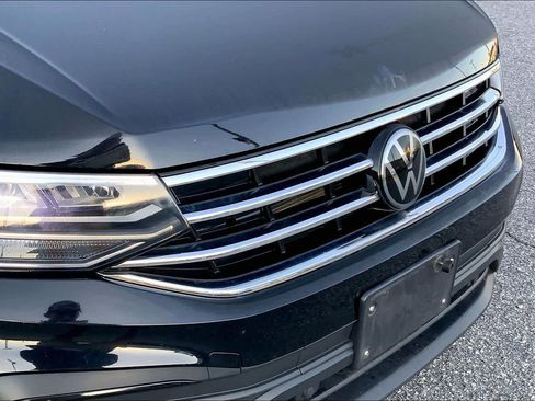 Used 2024 Volkswagen Tiguan SE image 27
