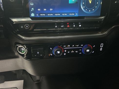 Used 2025 Chevrolet Silverado 2500 LT w/ Convenience Package image 20