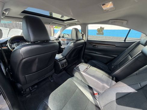 Used 2013 Lexus ES 350 w/ Luxury Pkg FWD image 16
